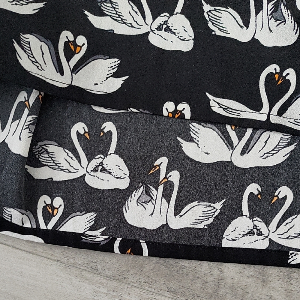 Yumi Black Top with Swan Design - Picture 6 of 8